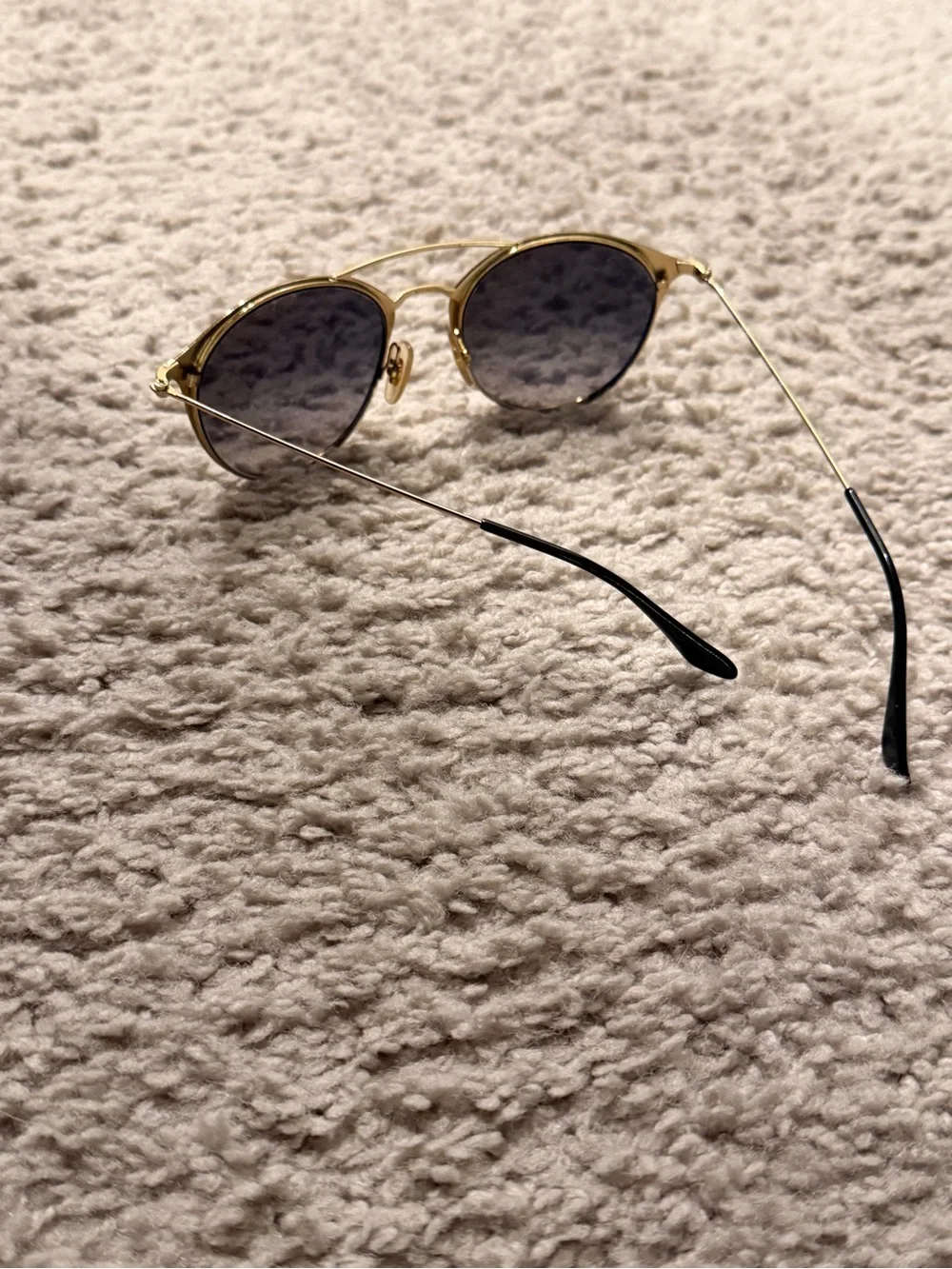 Ray-Ban Round Metal Sunglasses in Black and Gold